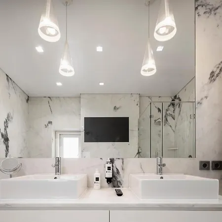 Chiado Trindade | * Lisbona