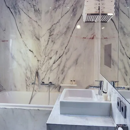 Chiado Trindade | * Lisbona