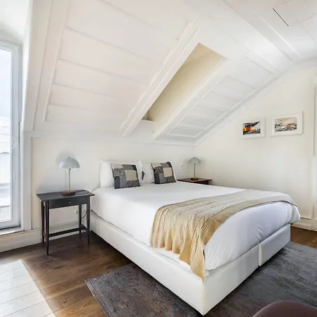 Chiado Trindade | Lisbona