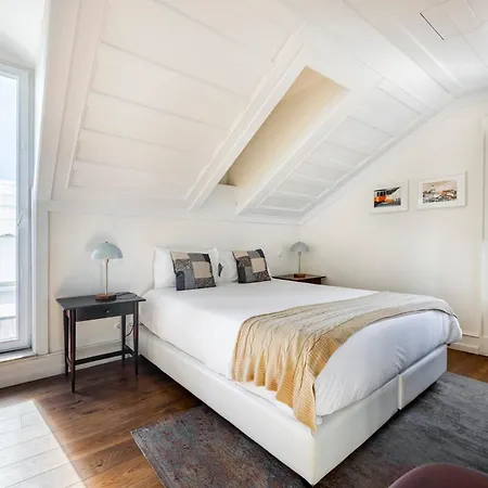 Chiado Trindade | Apartment *