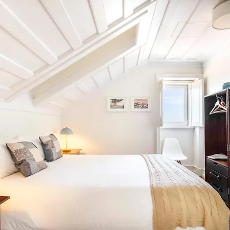 Apartment Chiado Trindade | *